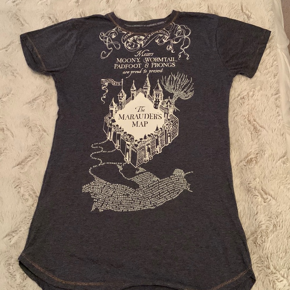 Worn once! Marauder’s Map night shirt, size L